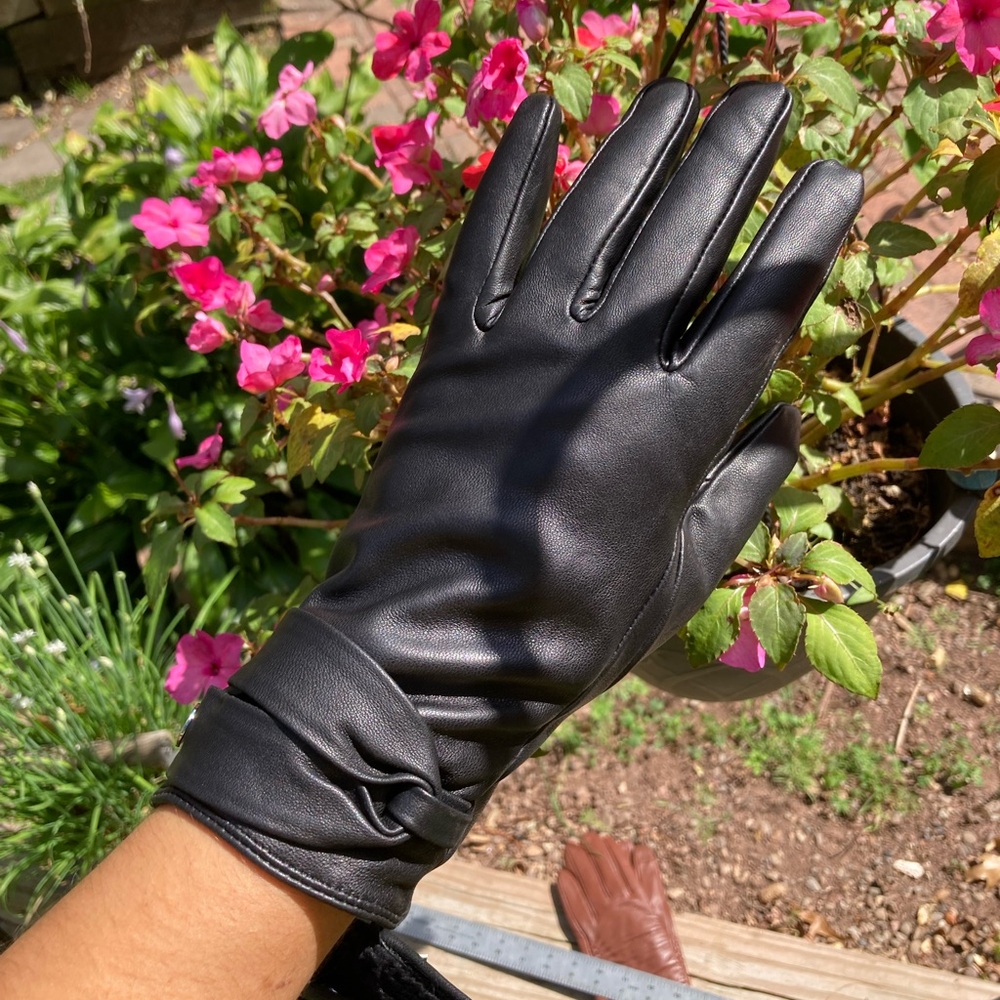 Adrienne Vittadini genuine leather gloves.